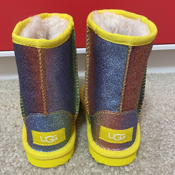 UGG NWT baby girl size 7 classic rainbow sparkle glitter boots with yellow trim. - Picture 9 of 13